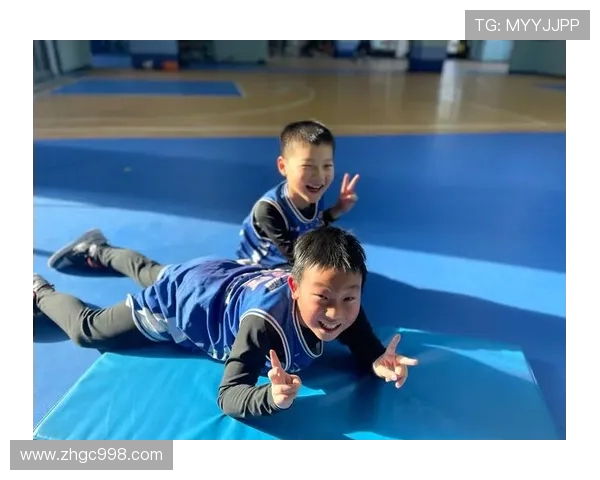 探寻当代篮球运动员成长路径与赛场表现及职业前景深度全面化解析